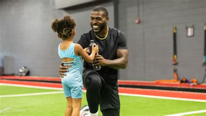 Tevin Coleman Bio, Age, Family, Height, Weight, Stats, Net Worth, Salary
