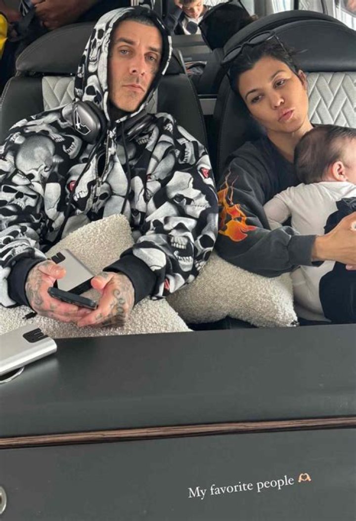 Travis Barker praises Kourtney Kardashian's feet: photos