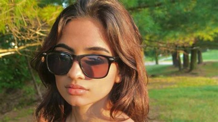 Unveil The Secrets: Farha Khalidi's Height Explored