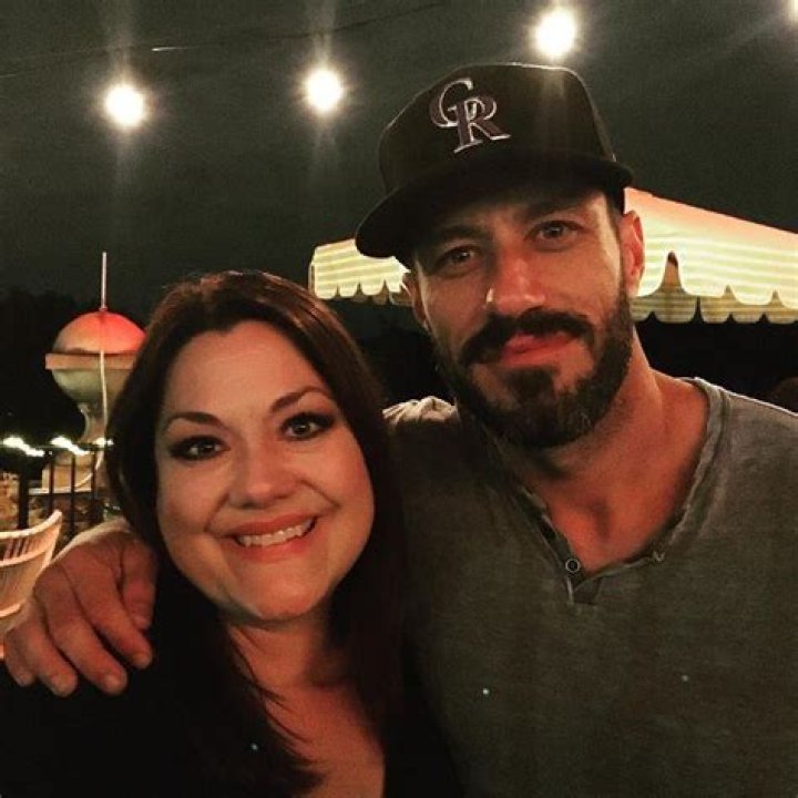 Who is Brooke Elliott Dating Now